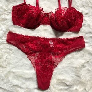 VS NWOT Red Lace Angels Balconet Bra 36C & Thong M
